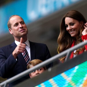 Prince William, sa femme Kate, et leur fils le prince George au Wembley Stadium, Londres. Le 29 juin 2021.