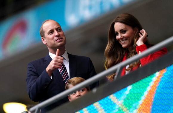 Prince William, sa femme Kate, et leur fils le prince George au Wembley Stadium, Londres. Le 29 juin 2021.