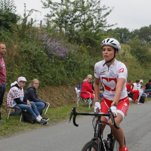 Exclusif - Marine Lorphelin (Miss France 2013) participe à l'Etape du coeur au profit de l'association "Mécénat Chirurgie Cardiaque" lors du Tour de France 2021 entre Changé et Laval. Le 30 juin 2021. © Christophe Clovis/Bestimage