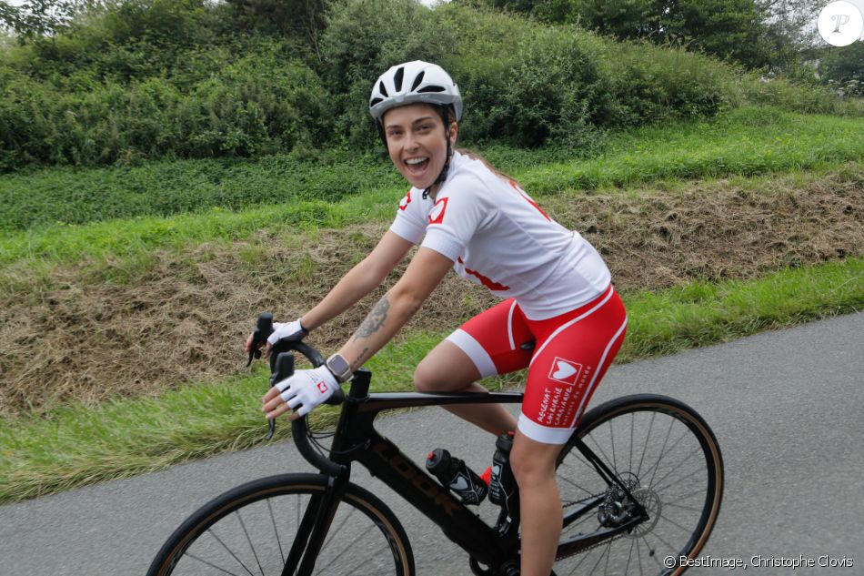 Exclusif - Inès Vandamme participe à l'Etape du coeur au profit de l'association "Mécénat Chirurgie Cardiaque" lors du Tour de France 2021 entre Changé et Laval. Le 30 juin 2021. © Christophe Clovis/Bestimage
