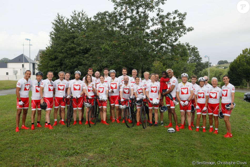 Exclusif - Les parrains de l'Étape du coeur se préparent avant le début de la course entre Changé et Laval. Le 30 juin 2021. © Christophe Clovis/Bestimage