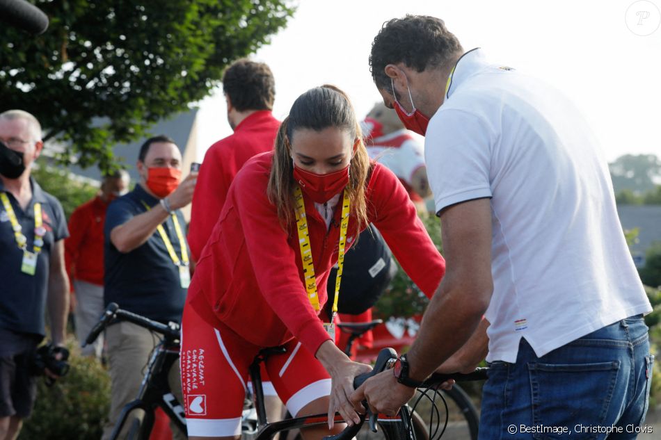 Exclusif - Marine Lorphelin (Miss France 2013) se prépare avant l'Étape du coeur lors du Tour de France 2021 entre Changé et Laval. Le 30 juin 2021. © Christophe Clovis/Bestimage