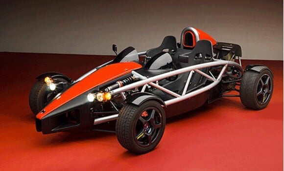 Le même modèle que le véhicule que conduisait Jocelyn Quivrin, un Ariel Atom, bolide de compétition