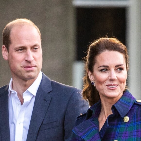 Le prince William, duc de Cambridge, et Kate Catherine Middleton, duchesse de Cambridge, ont assisté à une projection du film "Cruella" dans un drive-in à Edimbourg, à l'occasion de leur tournée en Ecosse. Le 26 mai 2021