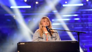 Louane maman : ses confidences sur sa grossesse très compliquée