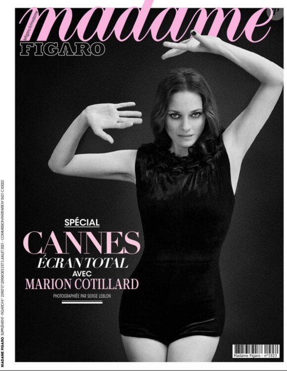 Retrouvez l'interview de Marion Cotillard dans le magazine Madame Figaro du 2 juillet 2021.