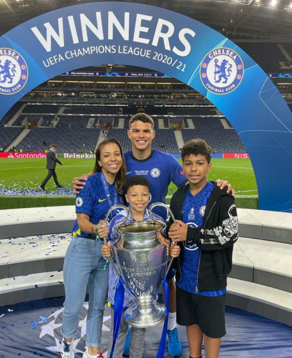 Thiago Silva et sa femme Isabelle sont au casting de la nouvelle émission de TFX "Championnes, familles de footballeurs" - Instagram