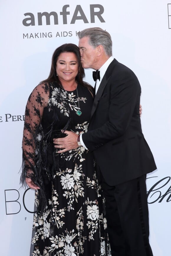 Pierce Brosnan et sa femme Keely Shaye Smith - Photocall de la soirée "amfAR Gala Cannes 2018" à l'Eden Roc au Cap d'Antibes, le 17 mai 2018. © Jacovides/Borde/Moreau/Bestimage