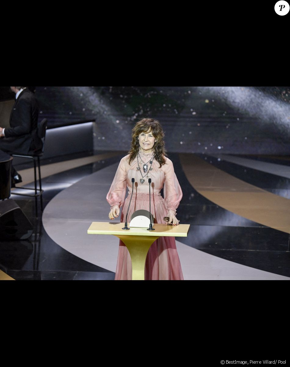 Valérie Lemercier sur scène lors de la 46ème cérémonie des César à l'Olympia à Paris le 12 mars 202. © Pierre Villard/ Pool / Bestimage