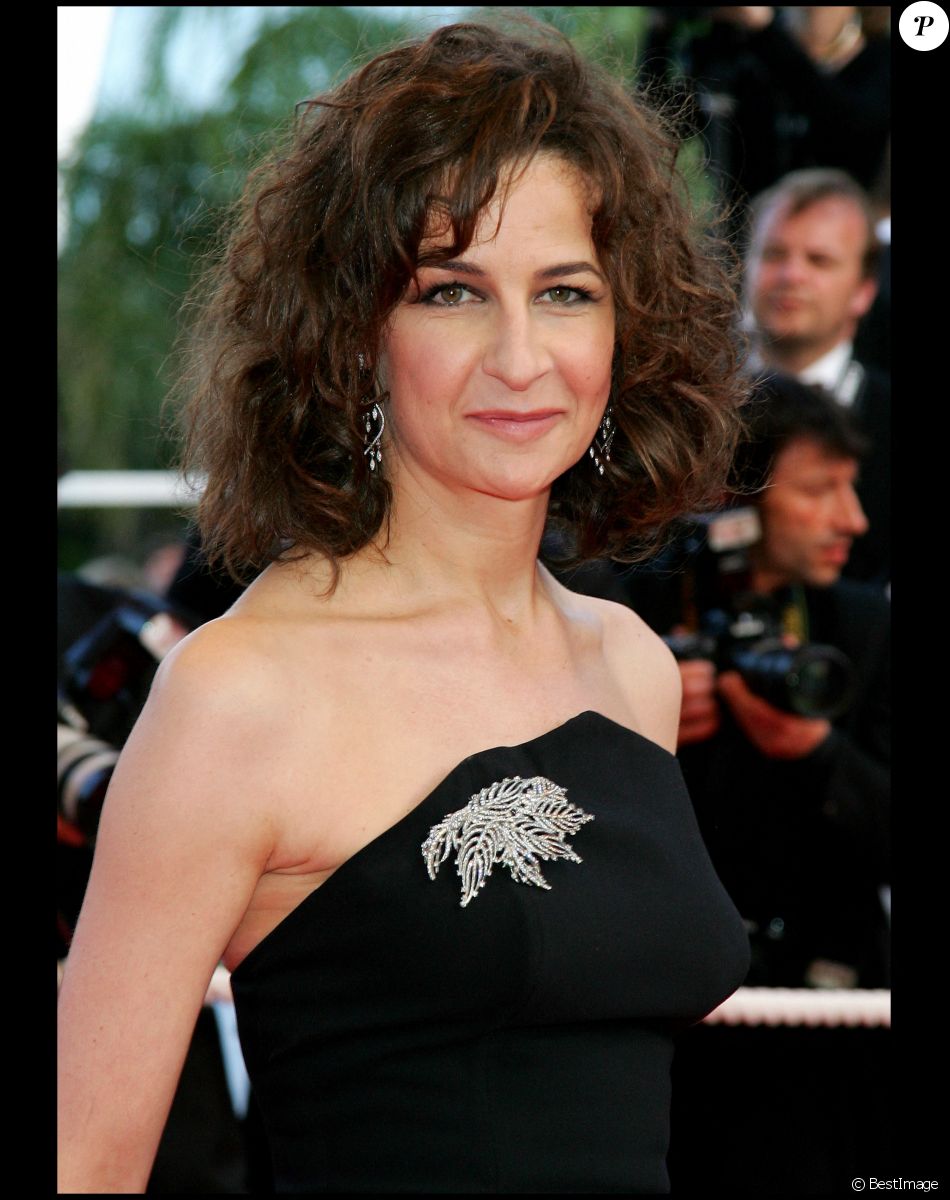 Valérie Lemercier lors de la montée des marches du 61e Festival de Cannes