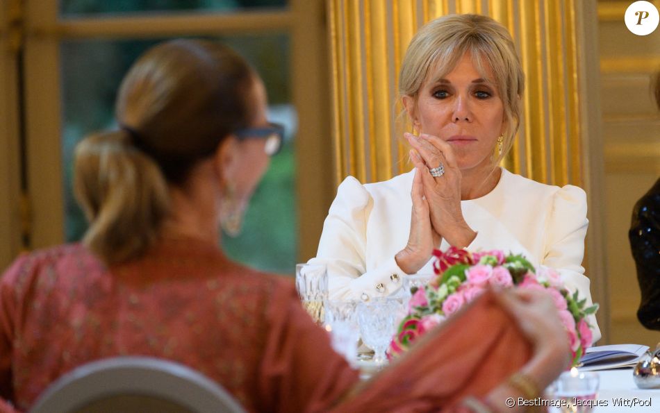 Le président de la république, Emmanuel Macron et la première dame, Brigitte Macron en compagnie de Sergio Mattarella, Président de la République italienne et sa fille Laura Mattarella, ainsi que M. Bellucci, pour un diner d'Etat au palais de l'Elysée, Paris, le 5 juillet 2021. © Jacques Witt/Pool/Bestimage
