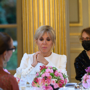 Le président de la république, Emmanuel Macron et la première dame, Brigitte Macron en compagnie de Sergio Mattarella, Président de la République italienne et sa fille Laura Mattarella, ainsi que M. Bellucci, pour un diner d'Etat au palais de l'Elysée, Paris, le 5 juillet 2021. © Jacques Witt/Pool/Bestimage