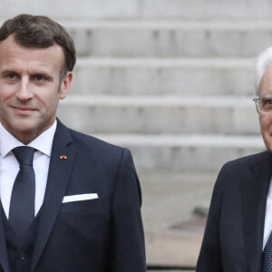 Le président de la république, Emmanuel Macron et la première dame, Brigitte Macron reçoivent Sergio Mattarella, Président de la République italienne et sa fille Laura Mattarella pour un dîner d'Etat au palais de l'Elysée, Paris, le 5 juillet 2021. © Stéphane Lemouton / Bestimage 