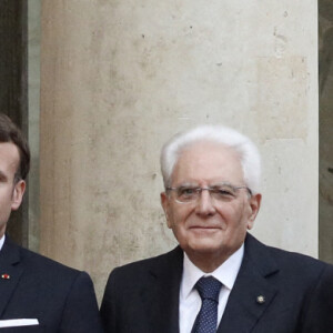 Le président de la république, Emmanuel Macron et la première dame, Brigitte Macron reçoivent Sergio Mattarella, Président de la République italienne et sa fille Laura Mattarella pour un dîner d'Etat au palais de l'Elysée, Paris, le 5 juillet 2021. © Stéphane Lemouton / Bestimage 