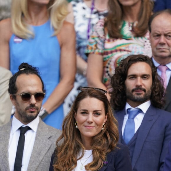 Catherine (Kate) Middleton, duchesse de Cambridge assiste à la cinquième journée de Wimbledon au All England Lawn Tennis and Croquet Club à Londres, Royaume Uni, le 2 juillet 2021.