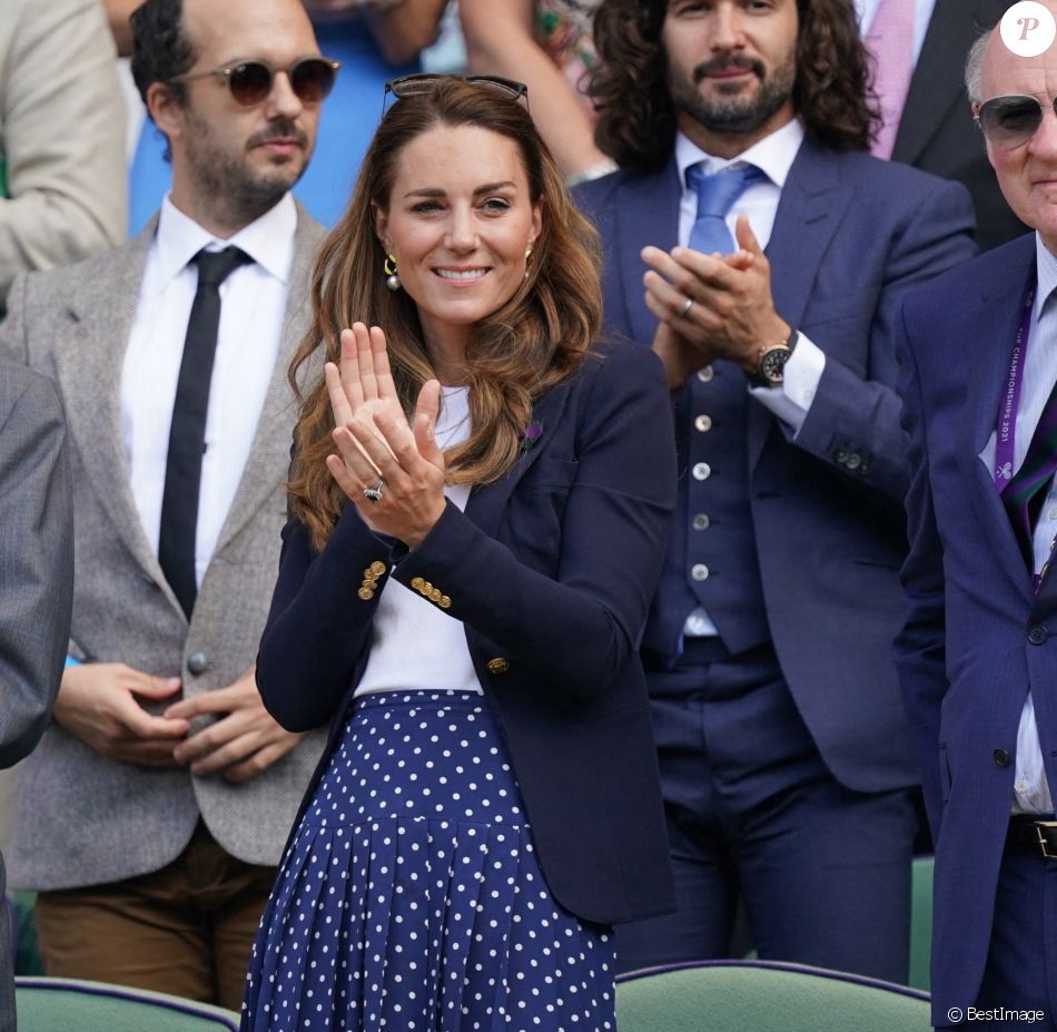 Catherine (Kate) Middleton, duchesse de Cambridge assiste à la cinquième journée de Wimbledon au All England Lawn Tennis and Croquet Club à Londres, Royaume Uni, le 2 juillet 2021.