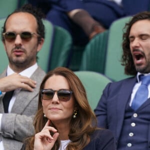 Catherine (Kate) Middleton, duchesse de Cambridge assiste à la cinquième journée de Wimbledon au All England Lawn Tennis and Croquet Club à Londres, Royaume Uni, le 2 juillet 2021.