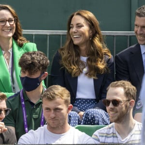 Catherine (Kate) Middleton, duchesse de Cambridge assiste à la cinquième journée de Wimbledon au All England Lawn Tennis and Croquet Club à Londres, Royaume Uni, le 2 juillet 2021.