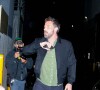 Jennifer Lopez et son compagnon Ben Affleck arrivent au restaurant "Avra" par une porte dérobée à Beverly Hills, le 25 juin 2021.