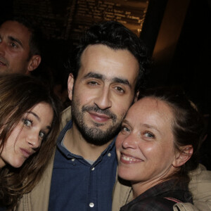 Mélanie Bernier, Jonathan Cohen et Marie Guillard à La Popote des Potes à Paris le 20 avril 2015.