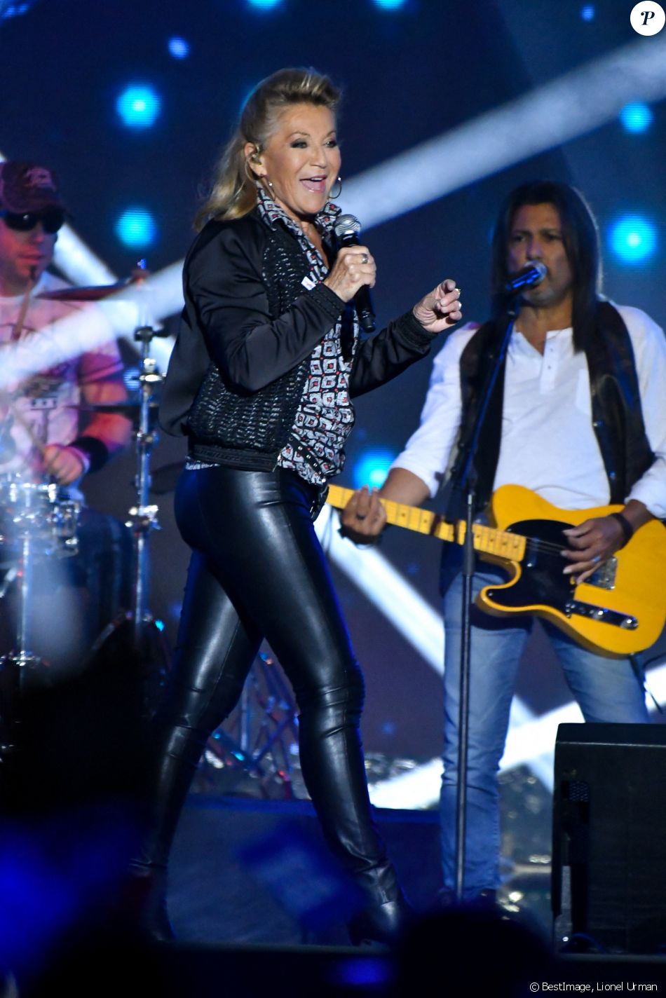 Sheila - Concert "Paris, À nous les Jeux!" pour fêter l'attribution des Jeux Olympiques et Paralympiques d'été 2024 sur la place de l'hôtel de ville de Paris, France, le 15 septembre 2017.