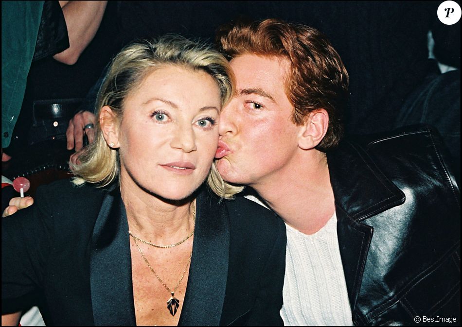 Sheila avec son fils Ludovic Chancel au Queen, à Paris, en 1998.