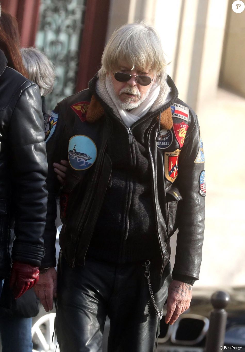 Le chanteur Renaud - Obsèques de Thierry Séchan frère du chanteur Renaud) au cimetière du Montparnasse à Paris le 16 janvier 2019.