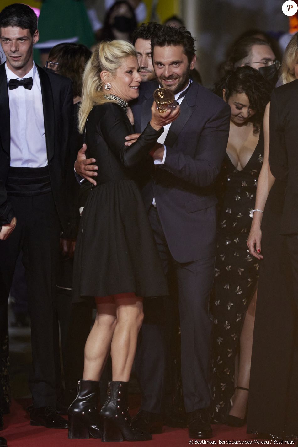 Marina Foïs et Pio Marmaï - Montée des marches du film " La fracture " lors du 74ème Festival International du Film de Cannes. © Borde-Jacovides-Moreau / Bestimage