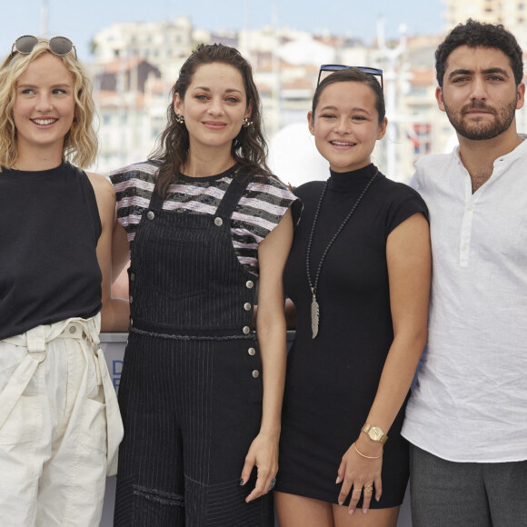 Mary Finn, Marion Cotillard (coproductrice), Melati Wijsen, Mohamad Aliounde au photocall du film Bigger than us (Cinéma pour le climat) lors du 74ème festival international du film de Cannes le 10 juillet 2021 © Borde / Jacovides / Moreau / Bestimage 