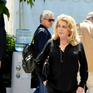 Catherine Deneuve au photocall du film De son vivant (Hors compétition) lors du 74ème festival international du film de Cannes le 11 juillet 2021 © Borde / Jacovides / Moreau / Bestimage 
