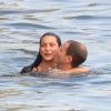 Bella Hadid en petit bikini : elle roucoule avec son nouveau compagnon sur la Croisette