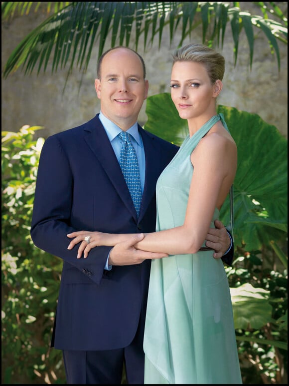Photo officielle annonçant les fiançailles du prince Albert de Monaco et Charlene Wittstock en 2010.