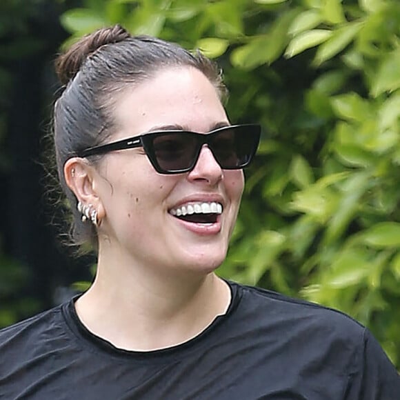 Ashley Graham arrive à son cours de Pilates à West Hollywood, Los Angeles, le 14 mai 2021.