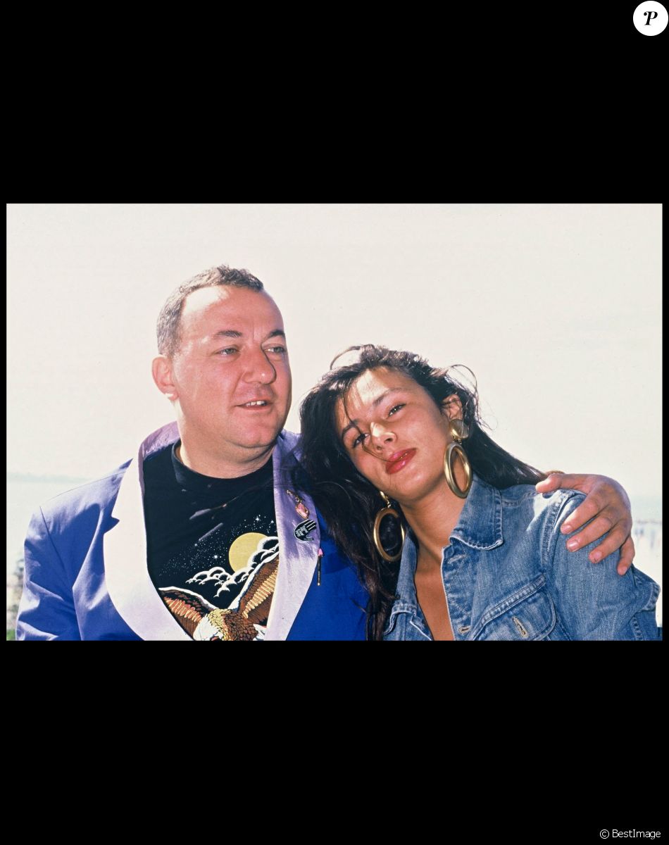 Coluche en couple avec Frédérique Fayles-Bernstei : Qui était sa dernière compagne âgée de 19 ans à l'époque ?