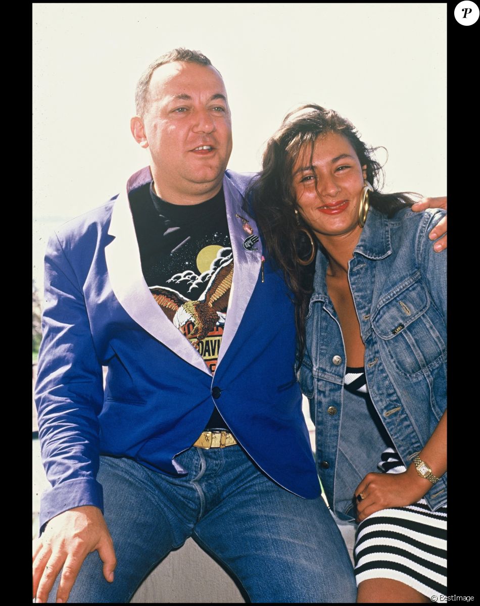 Coluche en couple avec Frédérique Fayles-Bernstein : Qui était sa dernière compagne âgée de 19 ans à l'époque ?