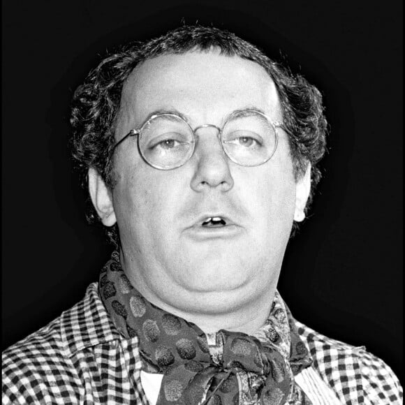 Archives - Coluche convoque la presse et annonce qu'il sera candidat à la Présidentielle au Gymnase