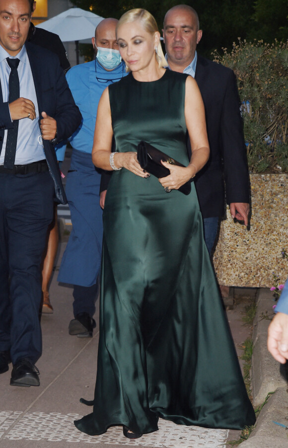 Emmanuelle Beart arrive au dîner "Chopard" lors du 74ème Festival International du Film de Cannes, le 15 juillet 2021.  Celebrities seen arriving at The Chopard Dinner Party during The 74th Annual Cannes Film Festival 2021 