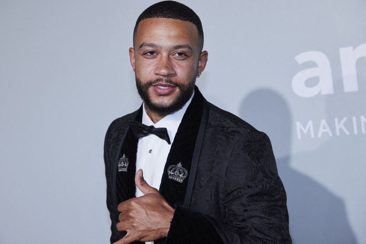 Antibes, France. 16th July, 2021. ANTIBES, FRANCE. July 16, 2021: Memphis  Depay at the amfAR Cannes Gala 2021, as part of the 74th Festival de  Cannes, at Villa Eilenroc, Antibes. Picture Credit