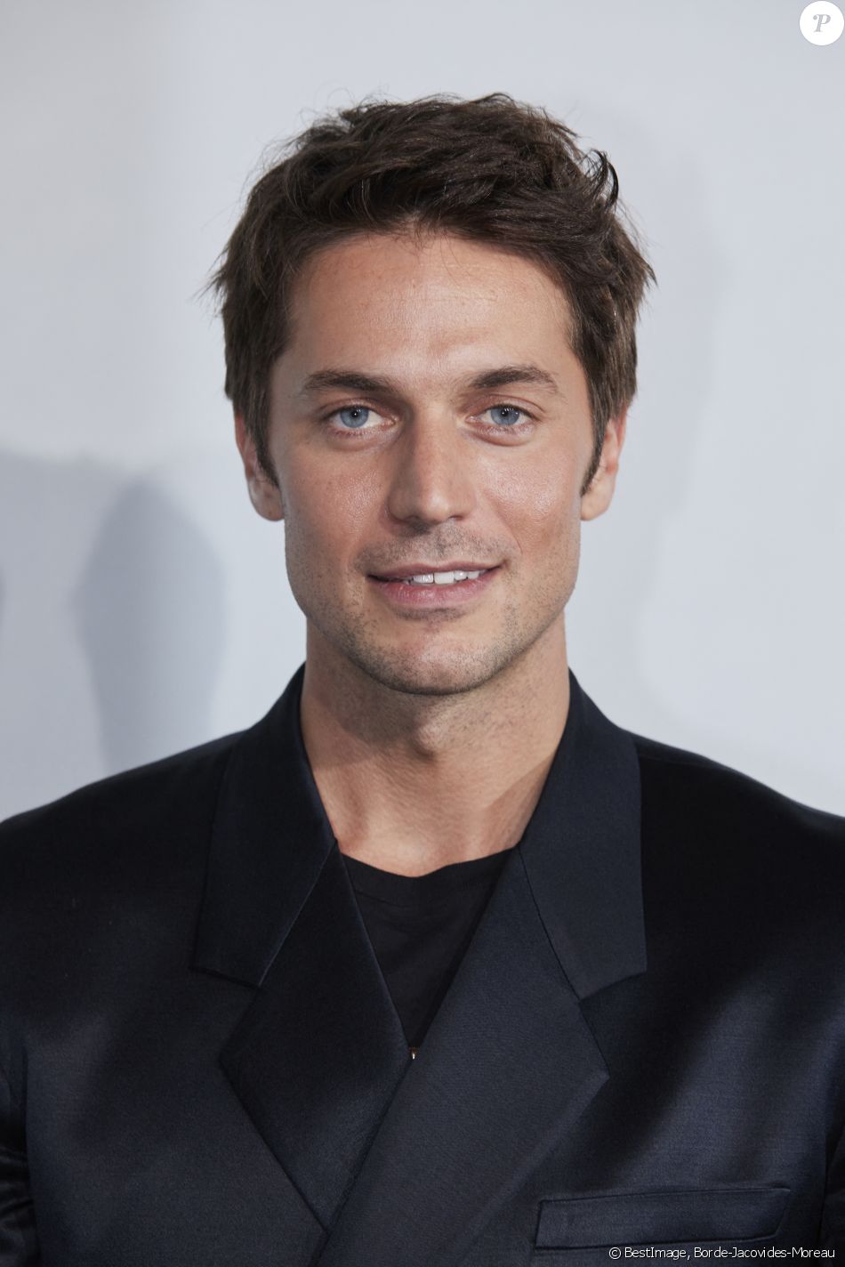 Lucas Bravo - Soirée du gala de l'amfAR à la Villa Eilen Roc au Cap d