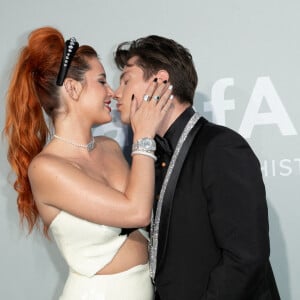 Bella Thorne et son fiancé Benjamin Mascolo - Soirée du gala de l'amfAR à la Villa Eilen Roc au Cap d'Antibes lors du 74e Festival de Cannes. Le 16 juillet 2021. © Borde-Jacovides-Moreau / Bestimage