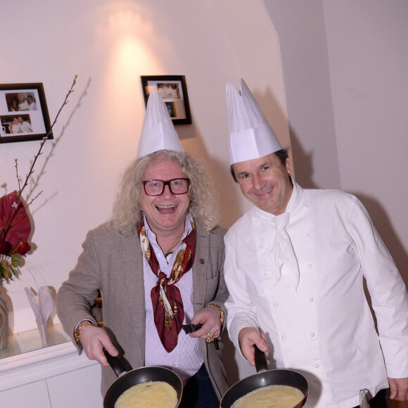 Pierre-Jean Chalençon et le chef Christophe Leroy lors de la soirée Crêpes Party chez Christophe Leroy à Paris, le 4 février 2020. © Ausset Lacroix-Bellak-LMS/Bestimage