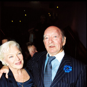 Archives - Eddie Barclay fête son 80e anniversaire au VIP à Paris avec Line Renaud. 2001.