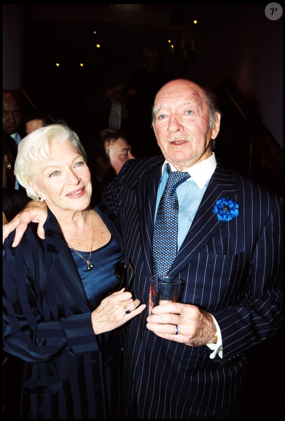 Archives - Eddie Barclay fête son 80e anniversaire au VIP à Paris avec Line Renaud. 2001.