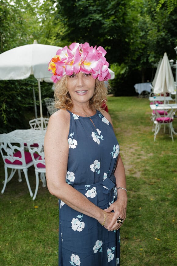 Exclusif - Fabienne Amiach - Garden party organisée par Babette de Rozières chez elle à Maule le 30 juin 2019. © Jean-Claude Woesteland/Bestimage
