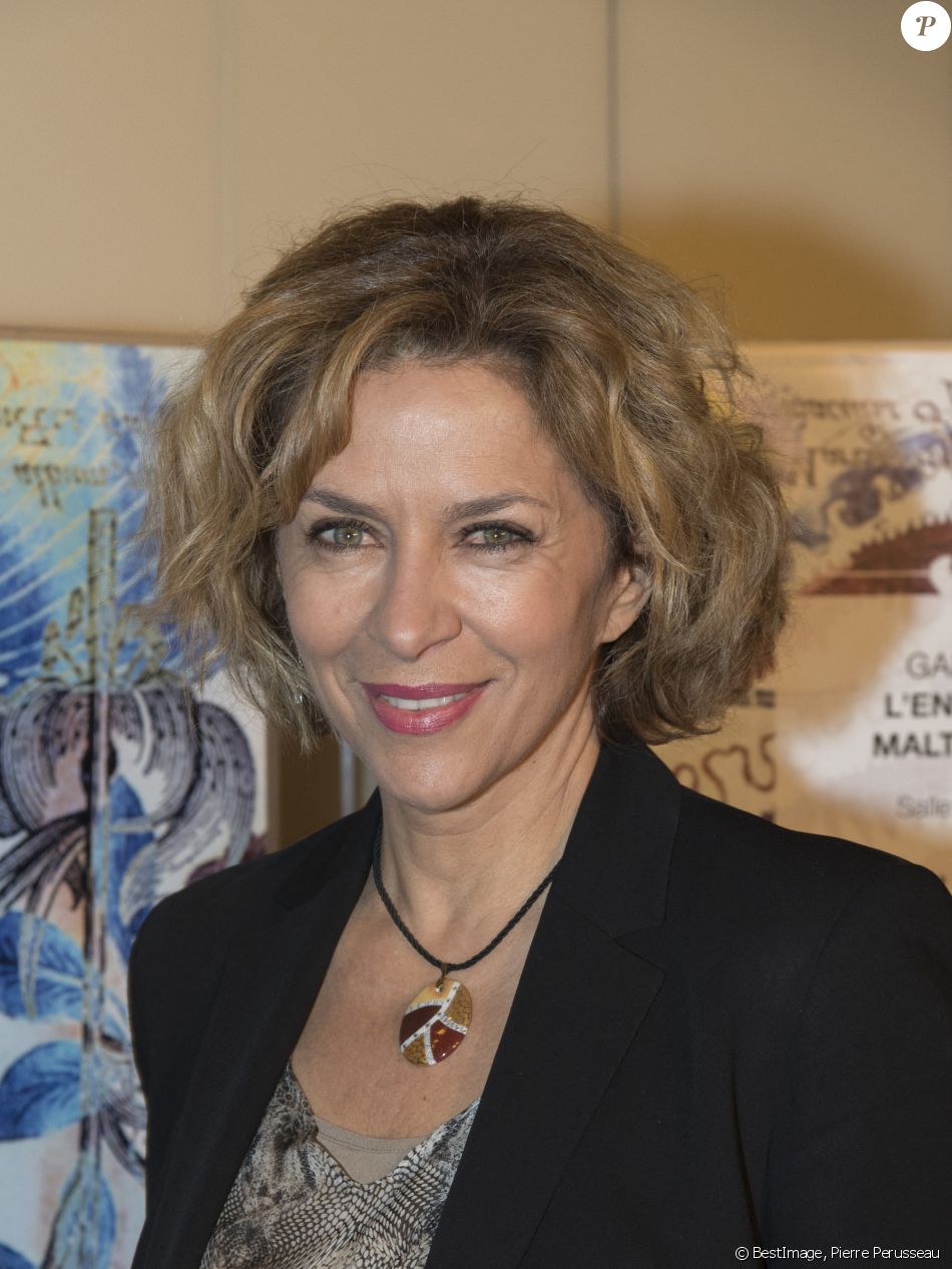 Corinne Touzet lors du gala d'Enfance Majuscule donné au profit de l'enfance maltraitée à la salle Gaveau à Paris, France, le 20 mars 2017. © Pierre Perusseau/Bestimage
