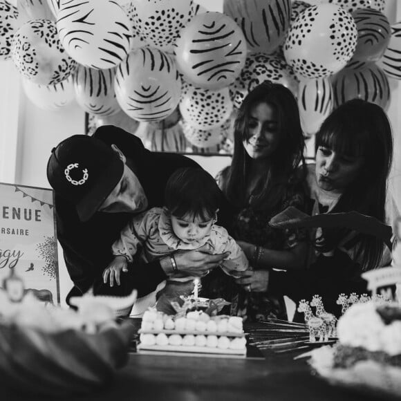 Alizée et son mari Grégoire Lyonnet ont fêté le premier anniversaire de leur fille Maggy, le 24 novembre 2020.