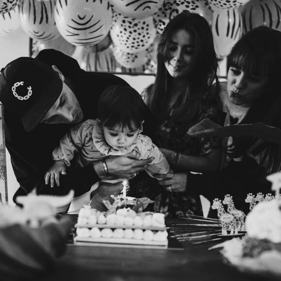 Alizée et son mari Grégoire Lyonnet ont fêté le premier anniversaire de leur fille Maggy, le 24 novembre 2020.