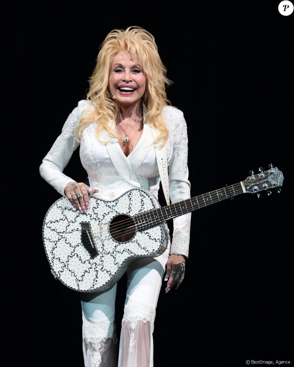 Dolly Parton en concert au BB&T Center à Sunrise, Floride, Etats-Unis, le 27 novembre 2016.
