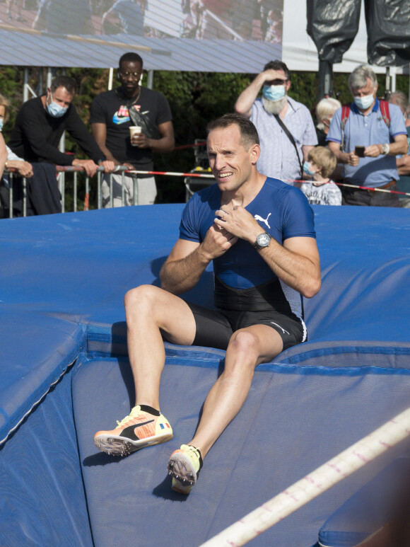 Renaud Lavillenie participe au meeting l'Envol Trophée de Pierre-Benite au stade du Brotillon, le 5 juin 2021. Le champion olympique 2012 du saut à la perche a remporté l'Envol Trophée de Pierre-Bénite avec un saut à 5,80 m. 