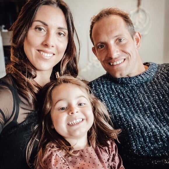 Renaud Lavillenie en compagnie de sa femme Anais Poumarat et de leur fille Iris.